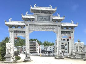 12米的石牌樓價(jià)格多少錢(qián)？雕刻什么圖案呢